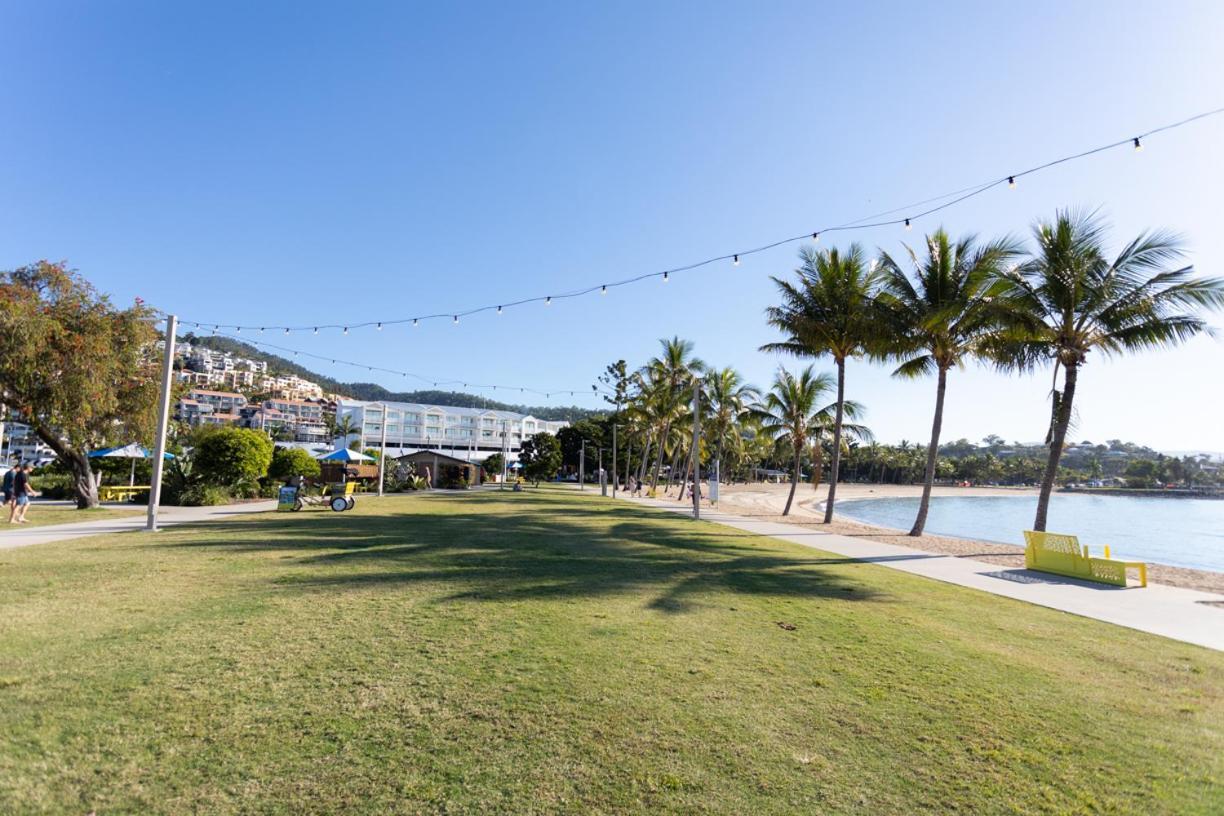 Central Ocean View Studio 27A Airlie Beach Bagian luar foto
